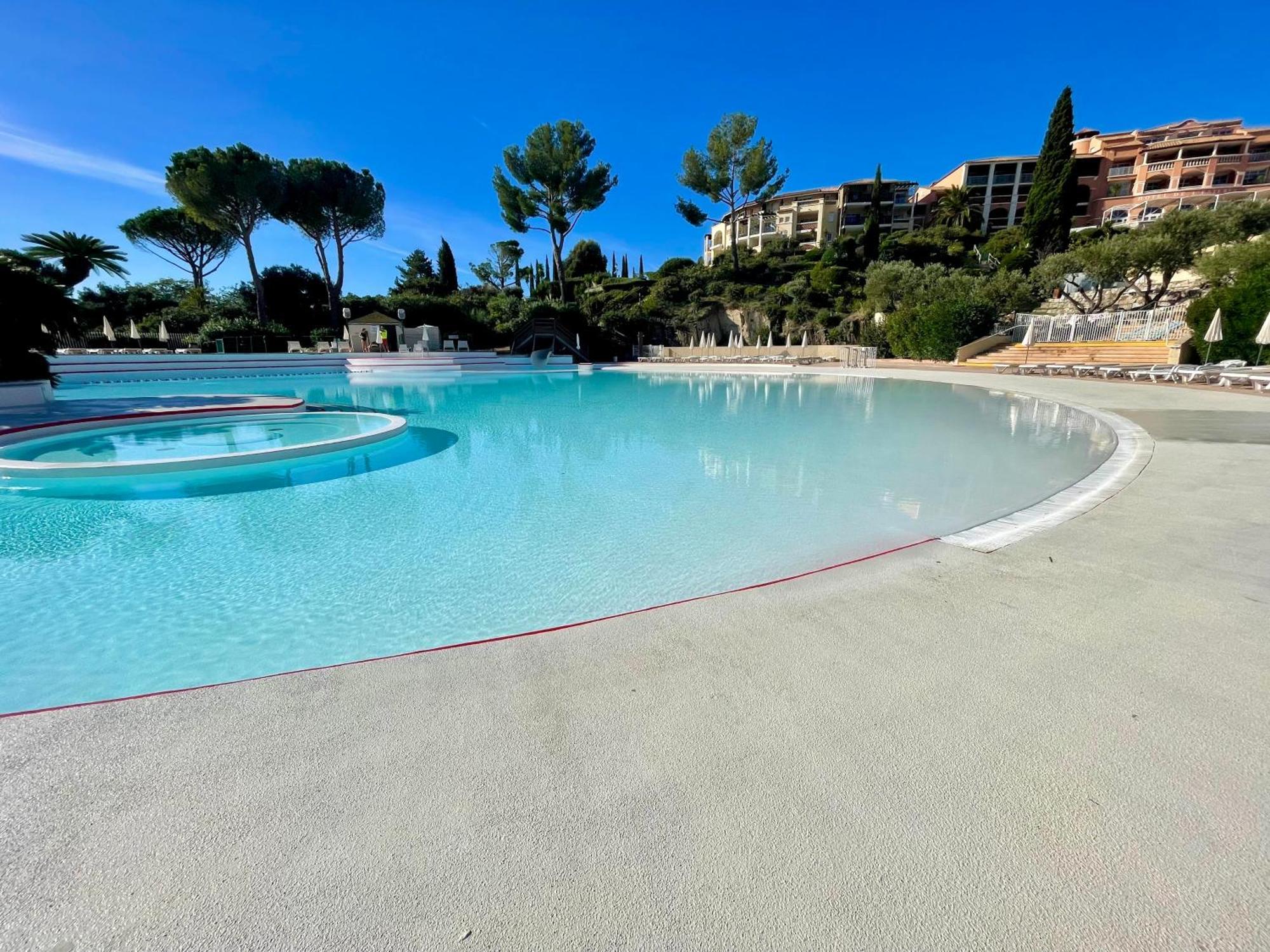 Village Cap Esterel, Piscine, Plage Saint-Raphaël Εξωτερικό φωτογραφία
